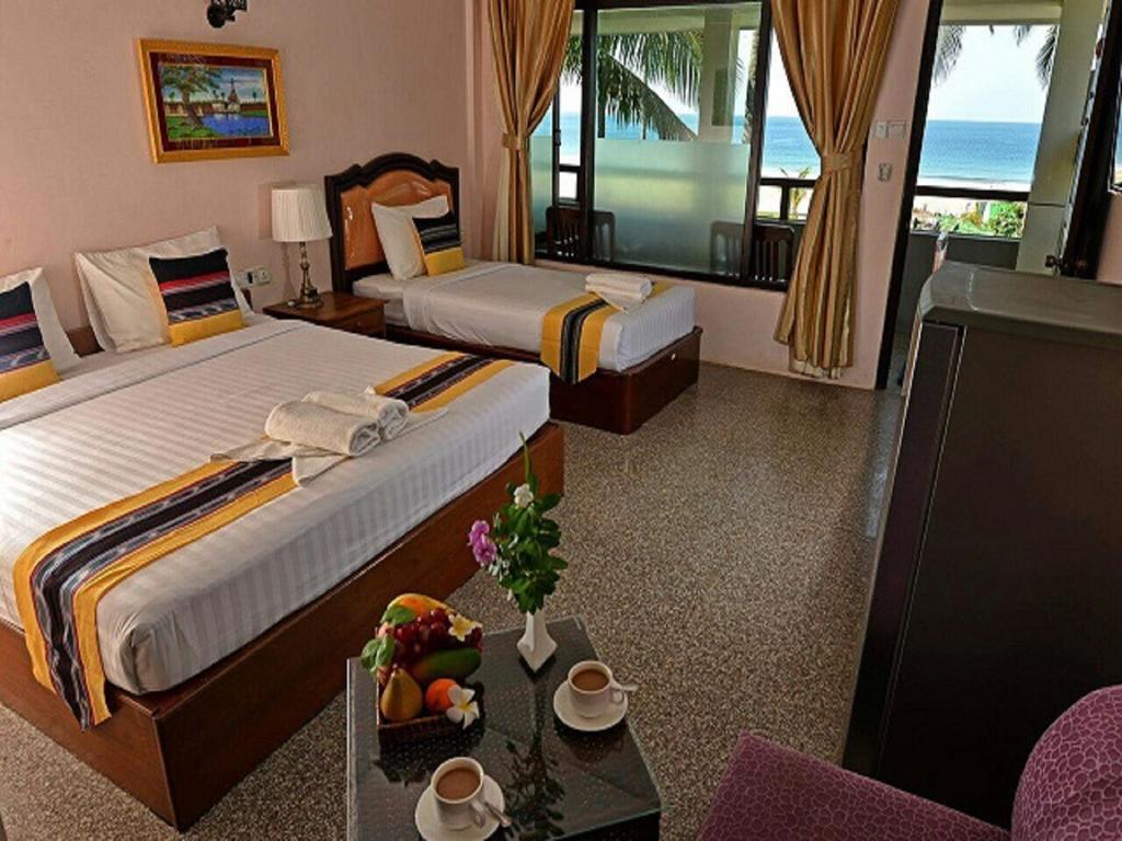 Hotel Lux Ngwesaung Exterior photo